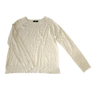TAG women’s really soft long sleeve crew neck sweater NWOT